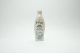 Jergens Hydralucence Daily Moist 200 ml - image 1
