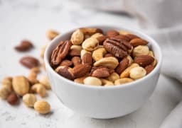 Mixed Deluxe Nuts 250 g - image 2