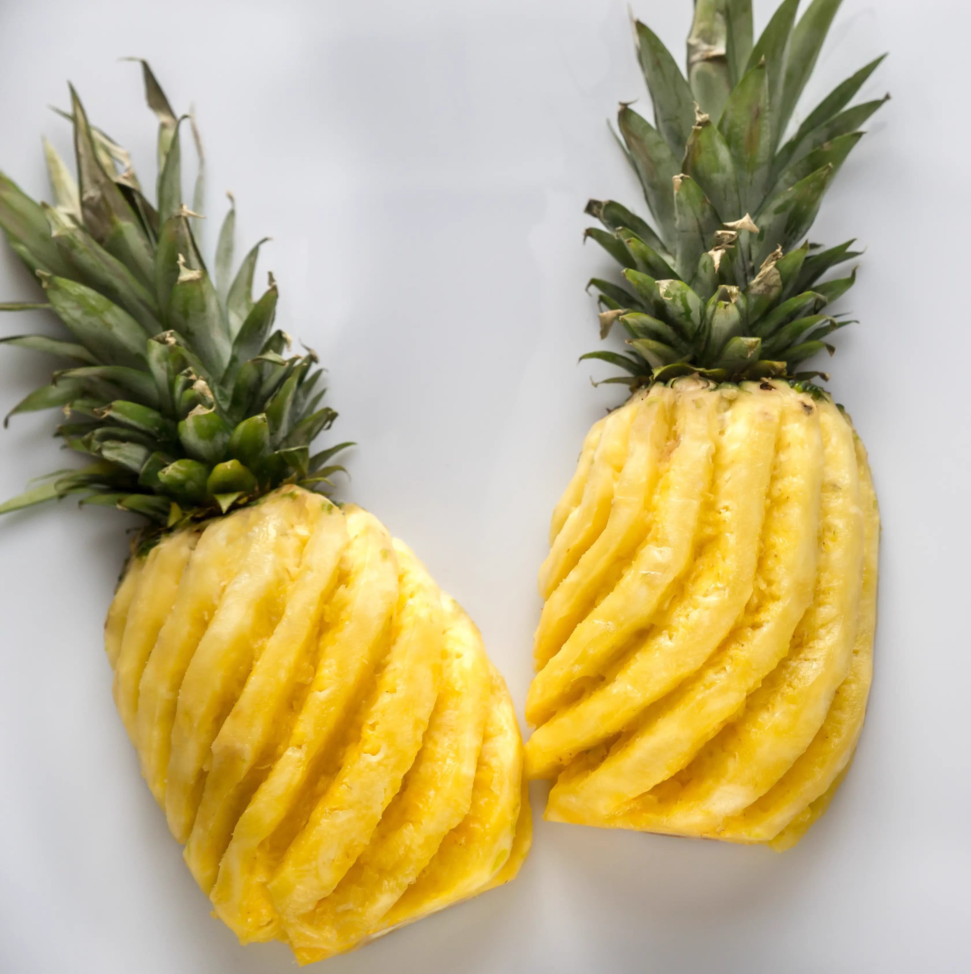 Peeled Pineapple 