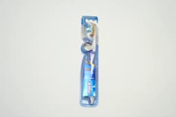 Oral B Pro Expert Clinic Line Toothbrush 38 Meduim 1 pcs - image 1