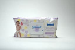 Johnson & Johnson Ultimate Clean Wipes 48 pcs - image 1