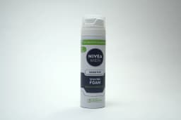 Nivea Comforts And Protects Shaving Form 200 ml - image 2
