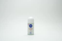 Nivea Powder Touch Deo Roll On 50 ml - image 2
