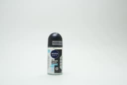 Nivea Black And White Fresh Men Roll On 50 ml - image 1