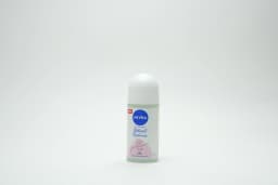 Nivea Natural Fairness Deo Roll On Women 50 ml - image 1