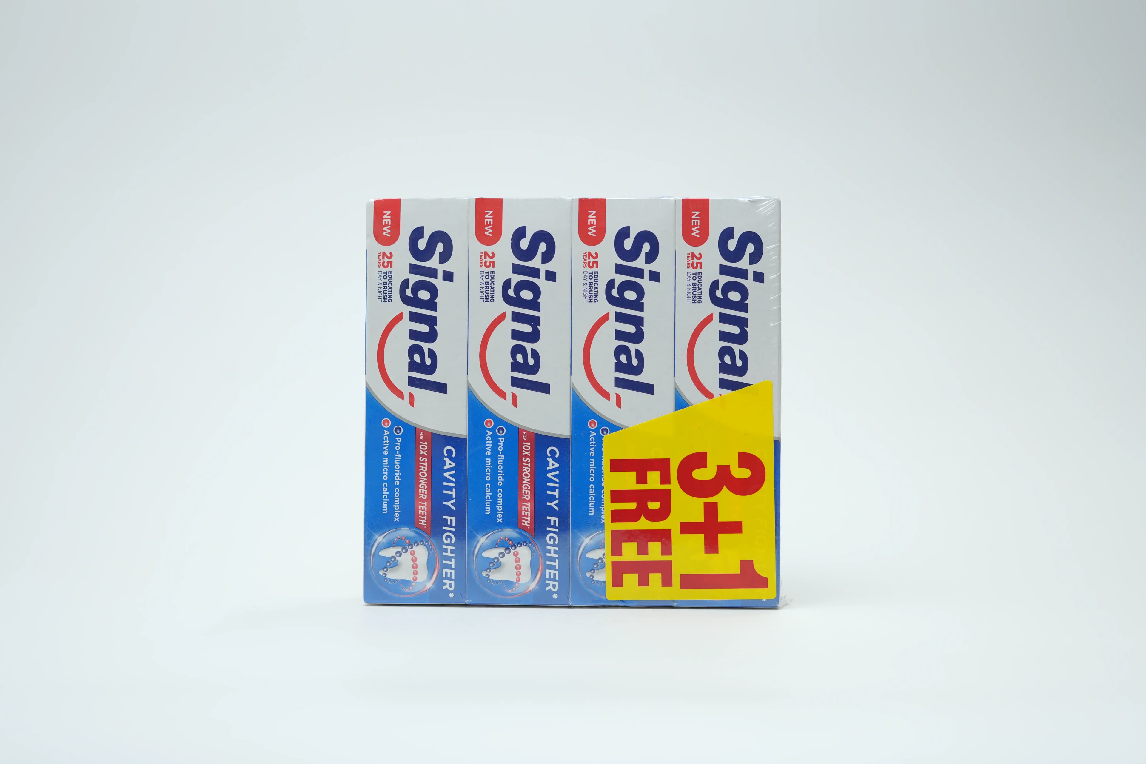 Signal Toothpaste Cavity Fighter 4 X 75 ml