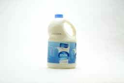 Al Rawabi Low Fat Skim Milk 2 Litres - image 2