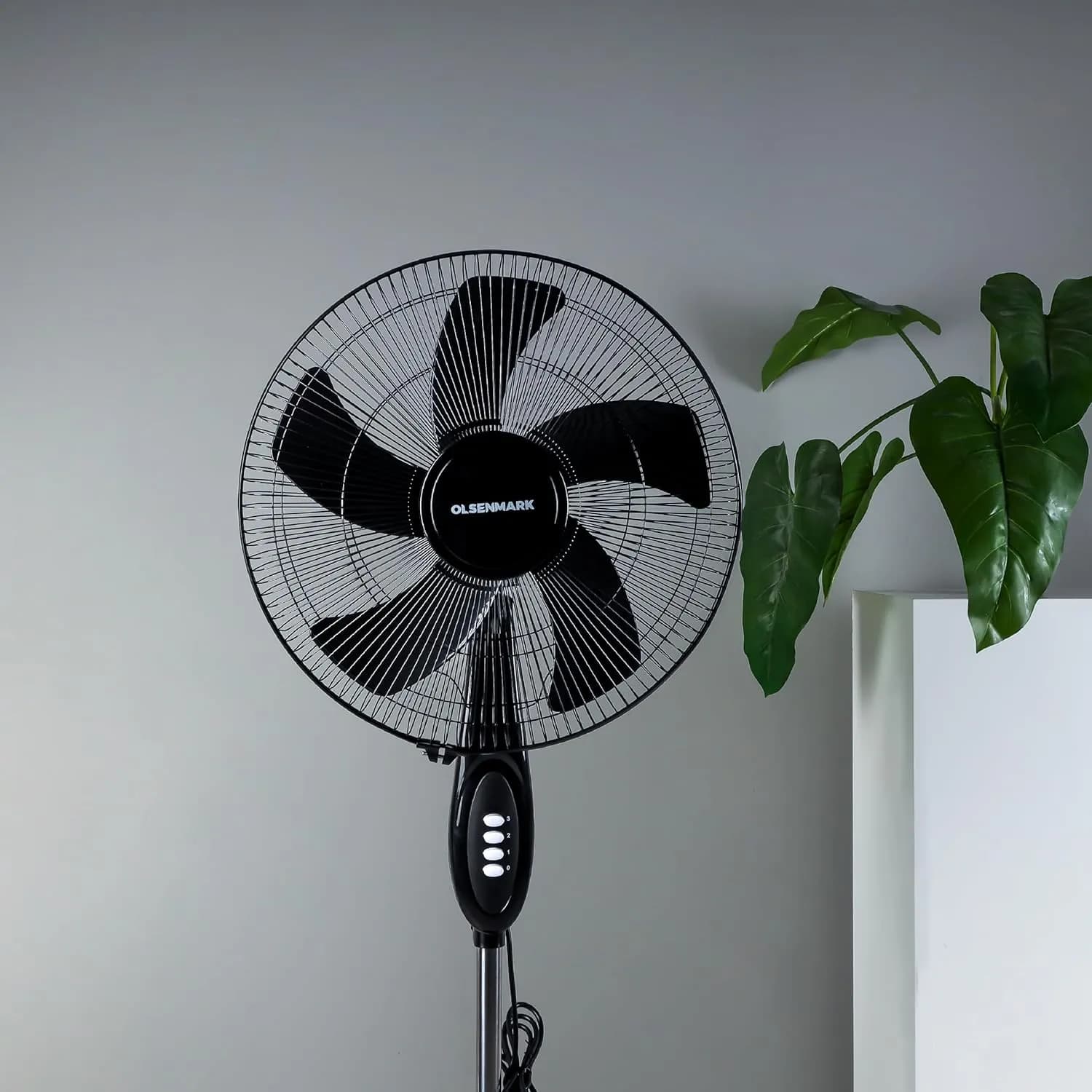 Olsenmark Omf1854 Stand Fan
