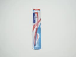 Aquafresh Standard Medium Toothbrush 1 pcs - image 1