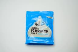 Hersheys Kisses Cookies N Creme 325 g - image 2