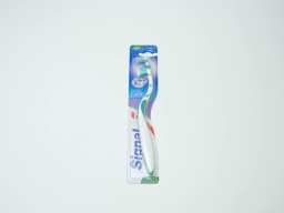 Signal Tooth Brush V-Gum U 13.8 g - image 2