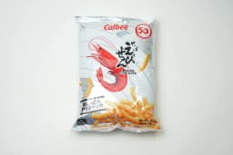 Calbee Prawn Black Pepper Crackers 70 g - image 2