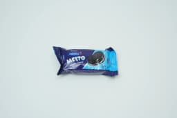 Cremica Melto Vanilla Cream Biscuit  36.7 g - image 2