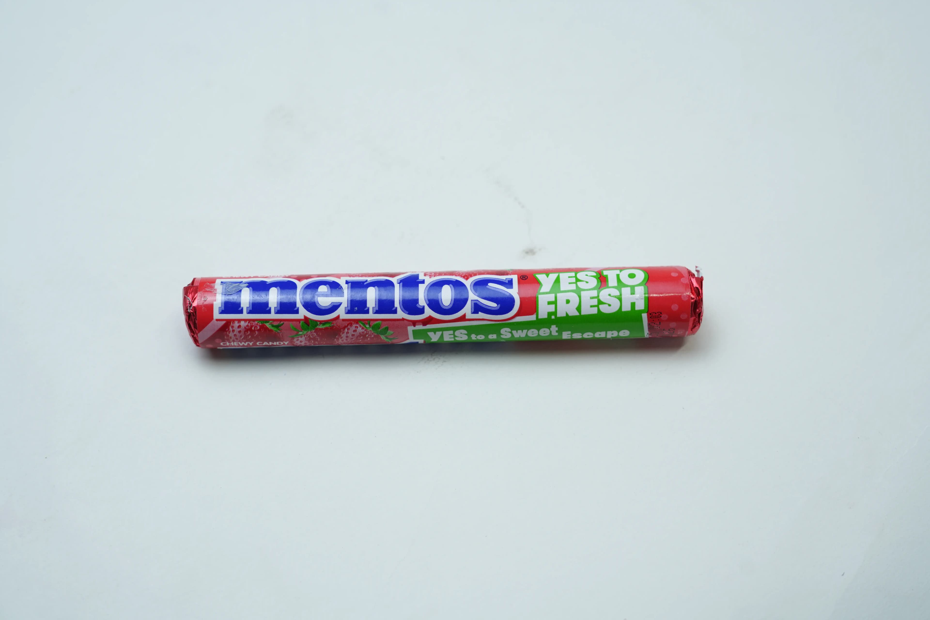 Mentos Strawberry Chewing Gum 37 g