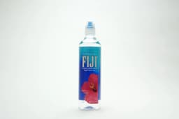 Fiji Natural Artesian Water Sports Cap 700 ml - image 1
