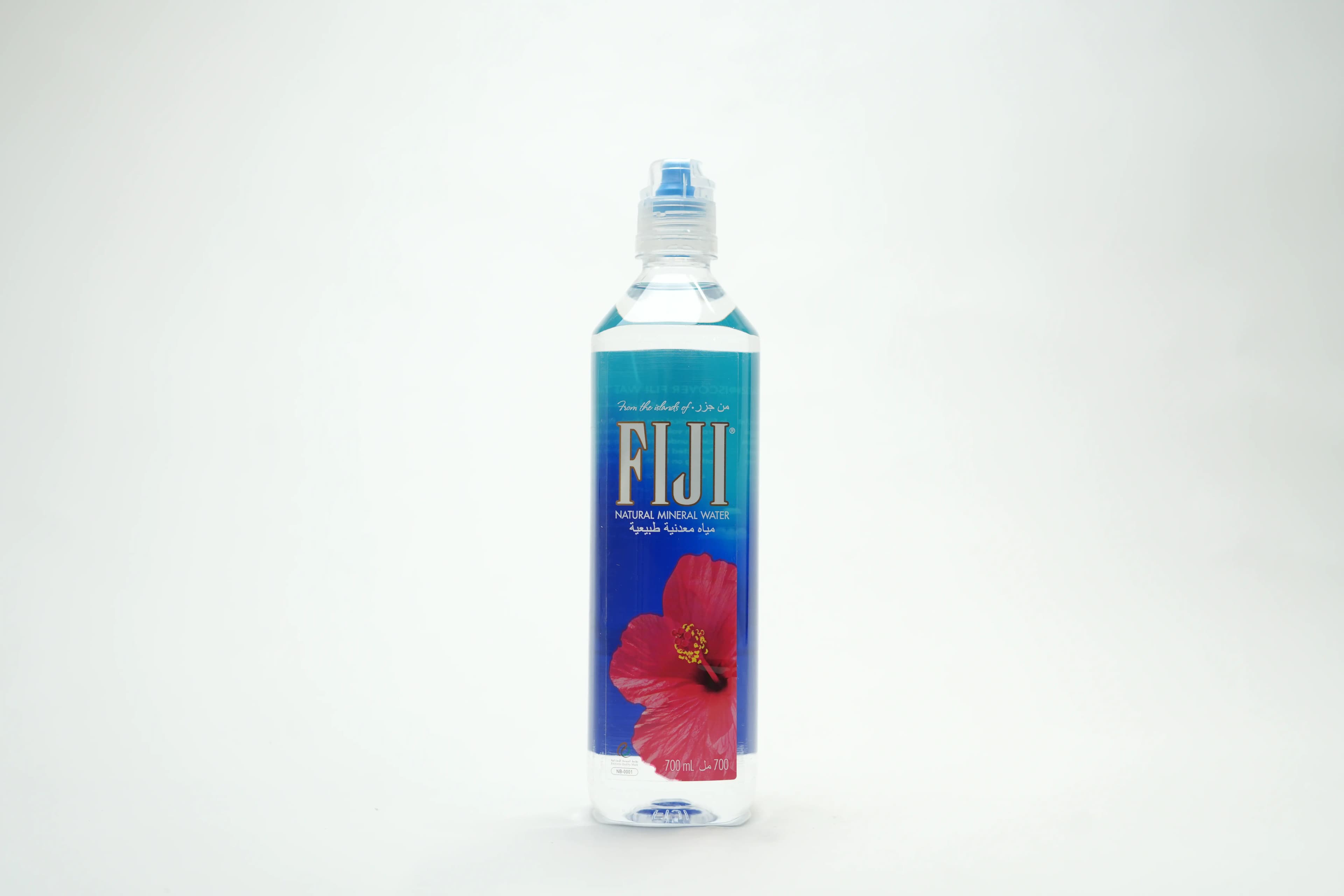 Fiji Natural Artesian Water Sports Cap 700 ml