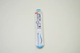 Sensodyne True White Soft Toothbrush 1 pcs - image 2